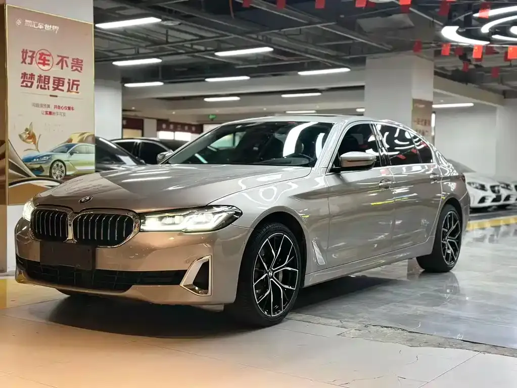 BMW 5 Series — фото 1