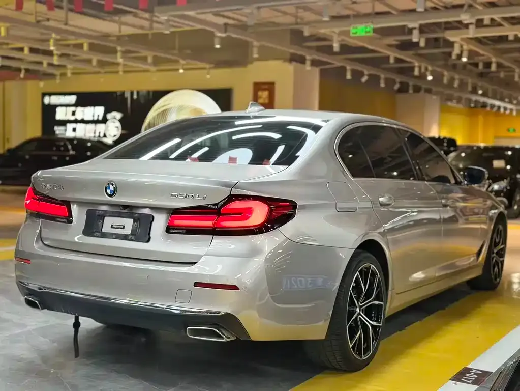 BMW 5 Series — фото 5