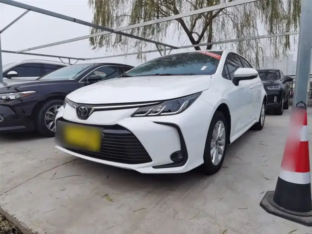 Toyota Corolla 2023 из CN, фото 1