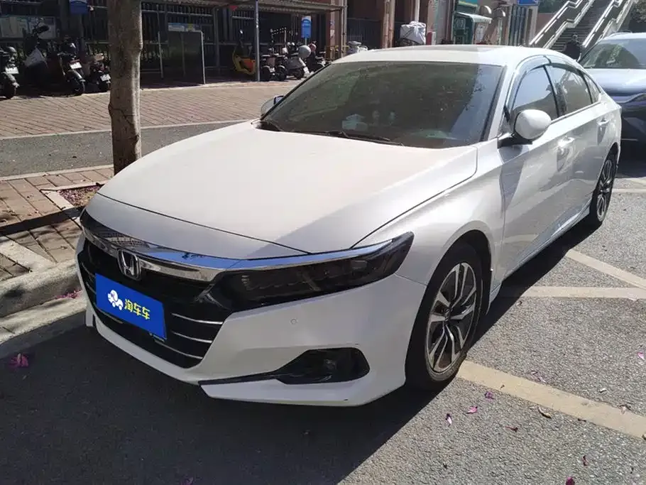 Honda Accord — фото 1