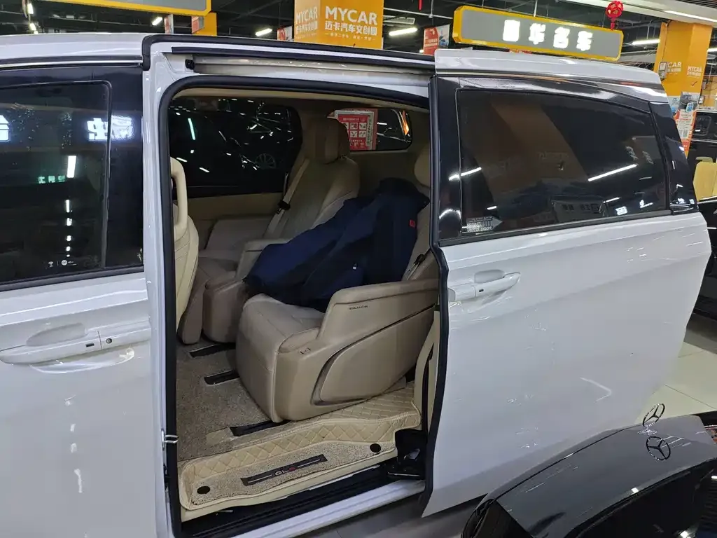 Buick GL8 2022 из CN, фото 8