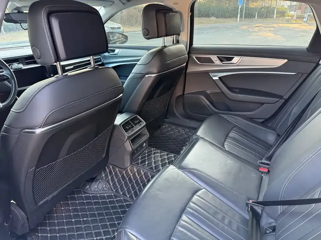 Audi A6L 2022 из CN, фото 4