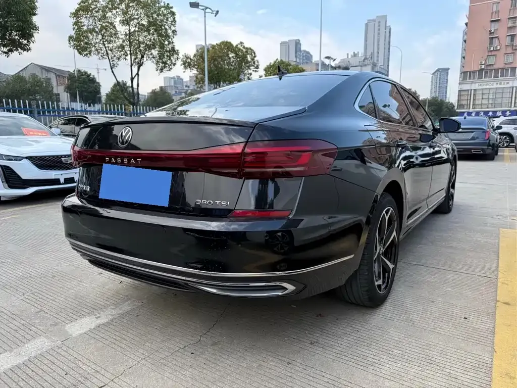 Volkswagen Passat 2024 из CN, фото 8