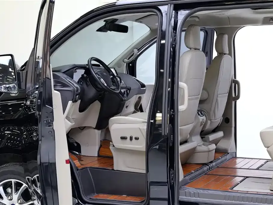 Ford Tourneo 2022 из CN, фото 5