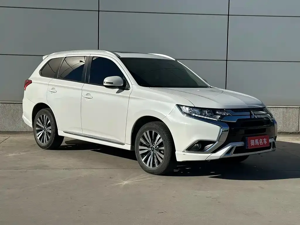 Mitsubishi Outlander 2022 из CN, фото 4
