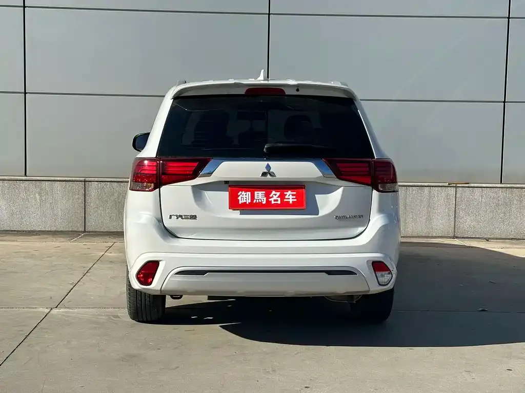 Mitsubishi Outlander 2022 из CN, фото 3