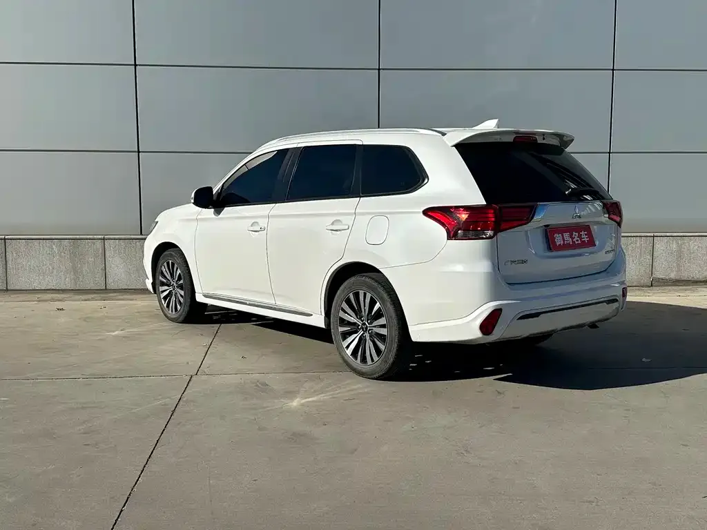 Mitsubishi Outlander 2022 из CN, фото 7