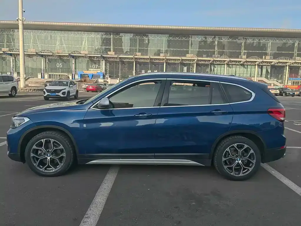 BMW X1 — фото 5