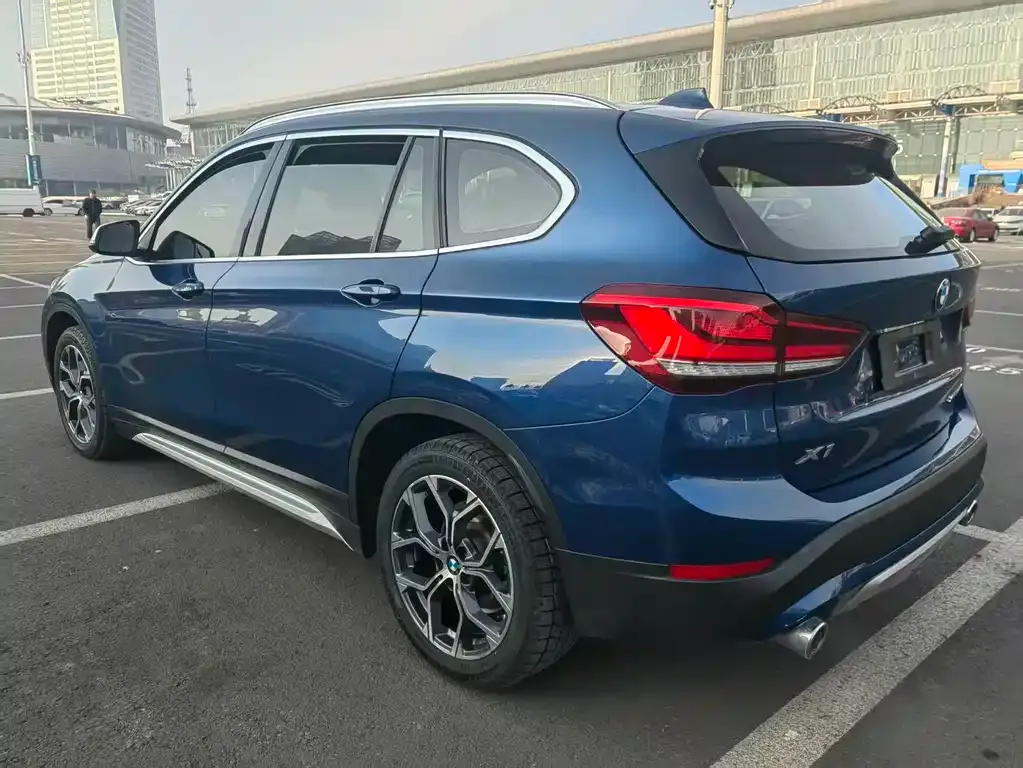 BMW X1 — фото 8