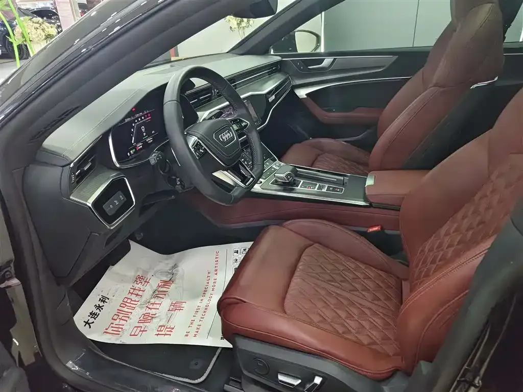Audi A7L 2024 из CN, фото 7