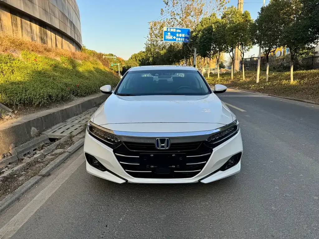 Honda Accord — фото 10
