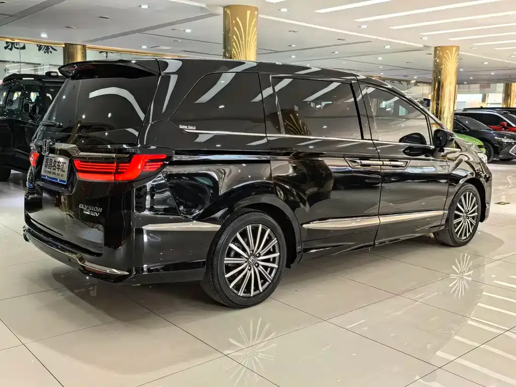 Honda Elysion 2022 из CN, фото 4