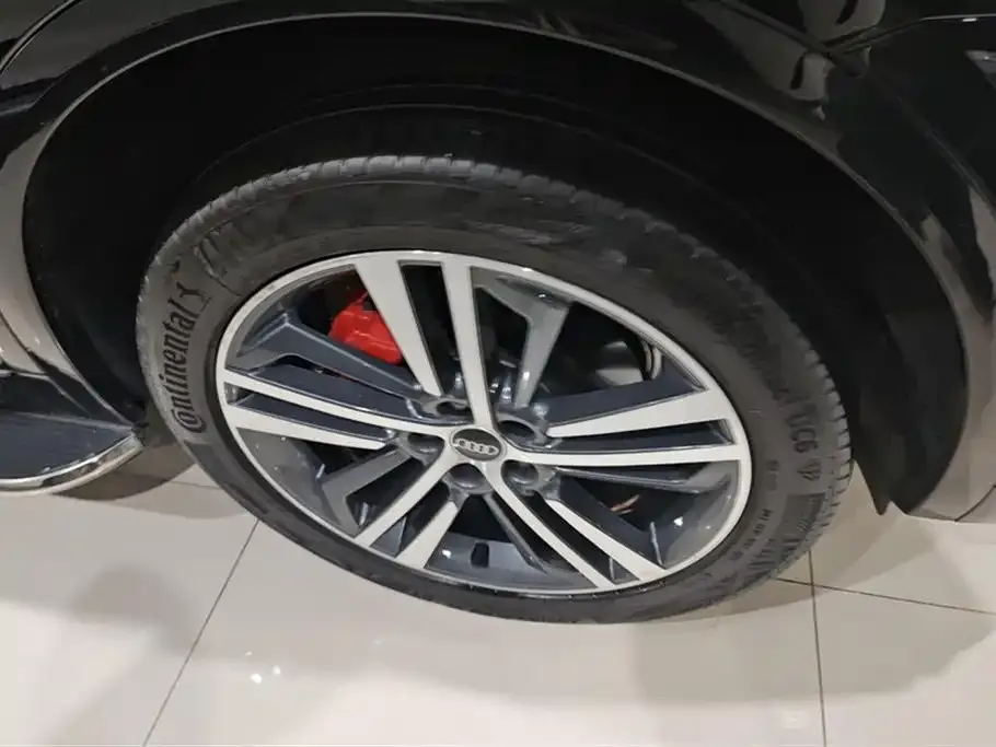 Audi Q5L 2023 из CN, фото 2