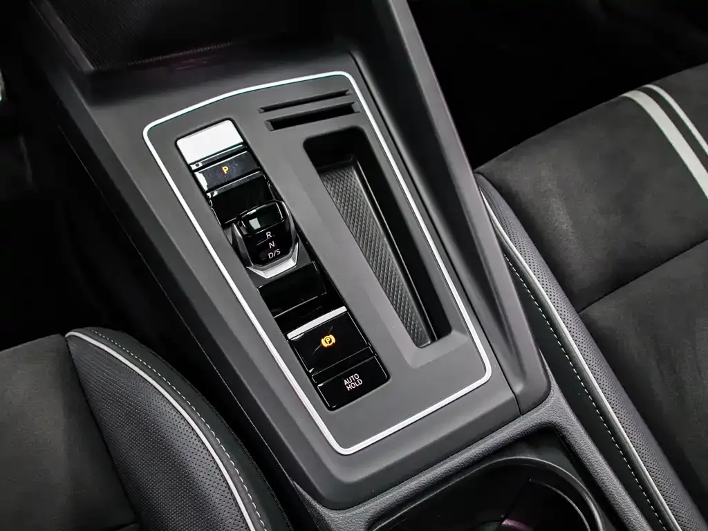Volkswagen Golf 2022 из CN, фото 4