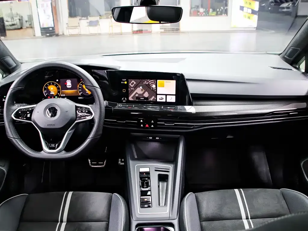 Volkswagen Golf 2022 из CN, фото 10