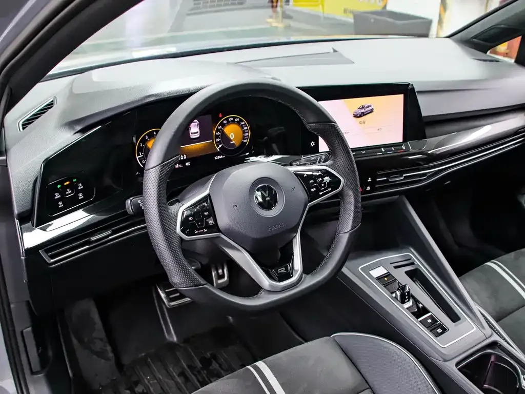 Volkswagen Golf 2022 из CN, фото 3