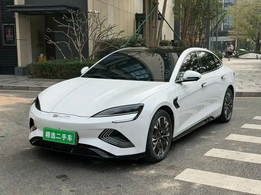 BYD Seal — фото 1