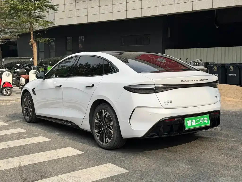 BYD Seal — фото 4