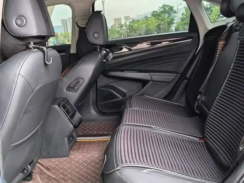 Volkswagen Passat 2022 из CN, фото 9