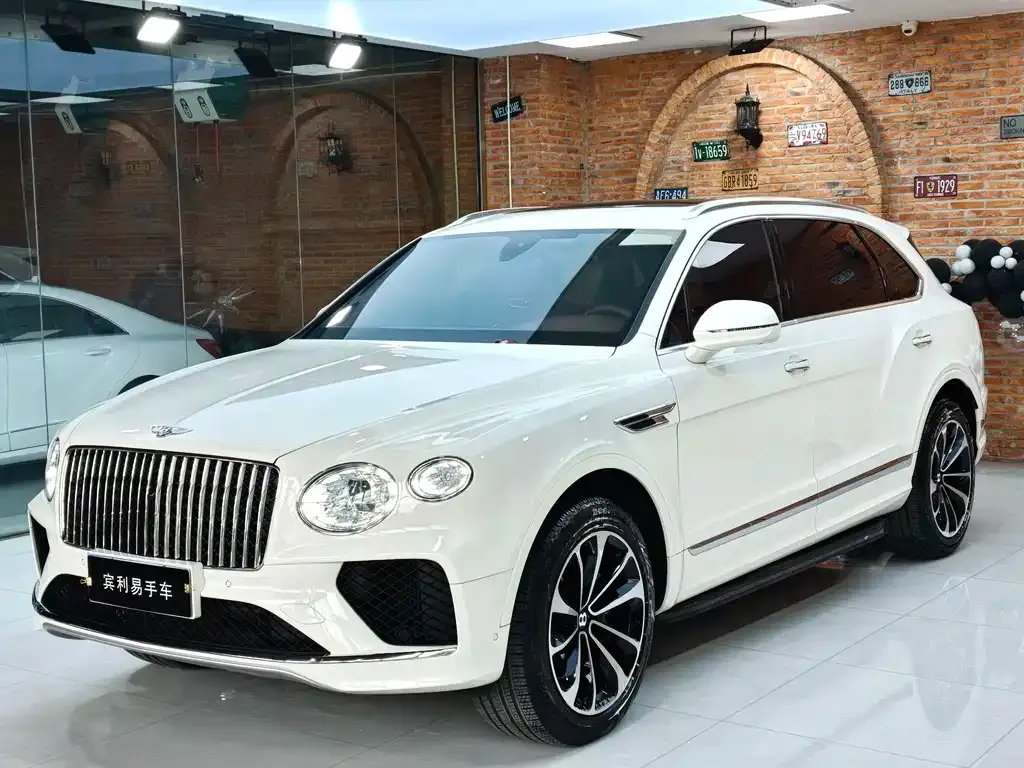 Bentley Bentayga 2024 из CN, фото 1