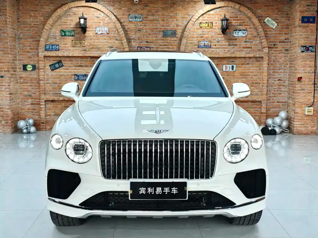 Bentley Bentayga 2024 из CN, фото 6