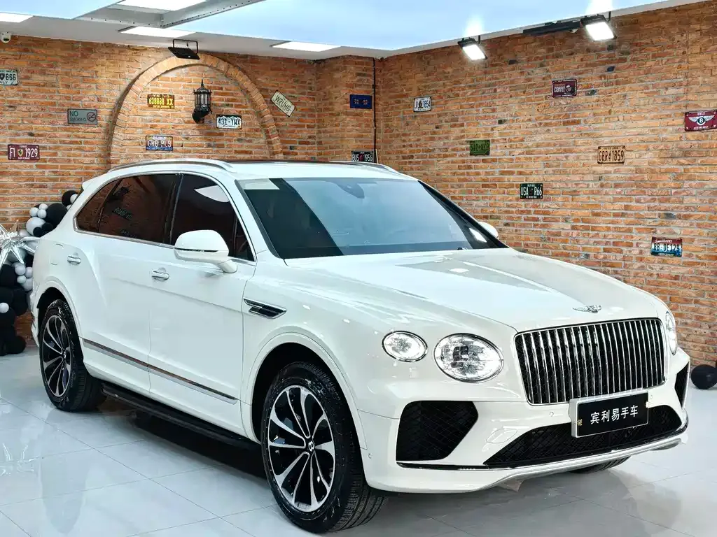 Bentley Bentayga 2024 из CN, фото 4