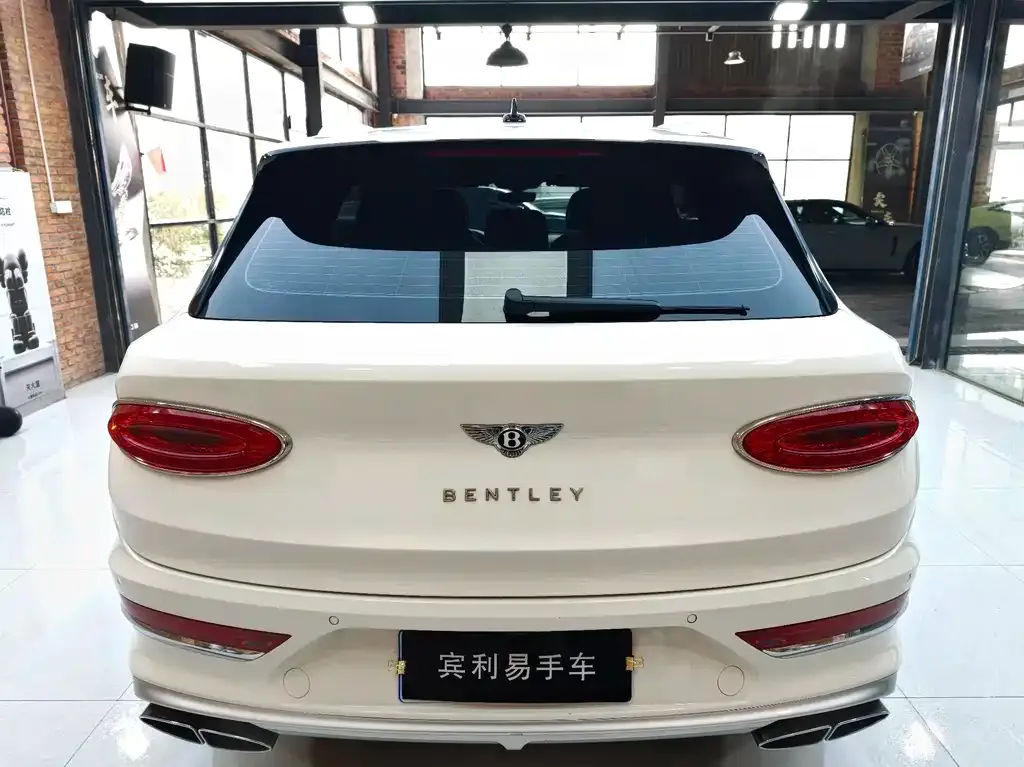 Bentley Bentayga 2024 из CN, фото 5