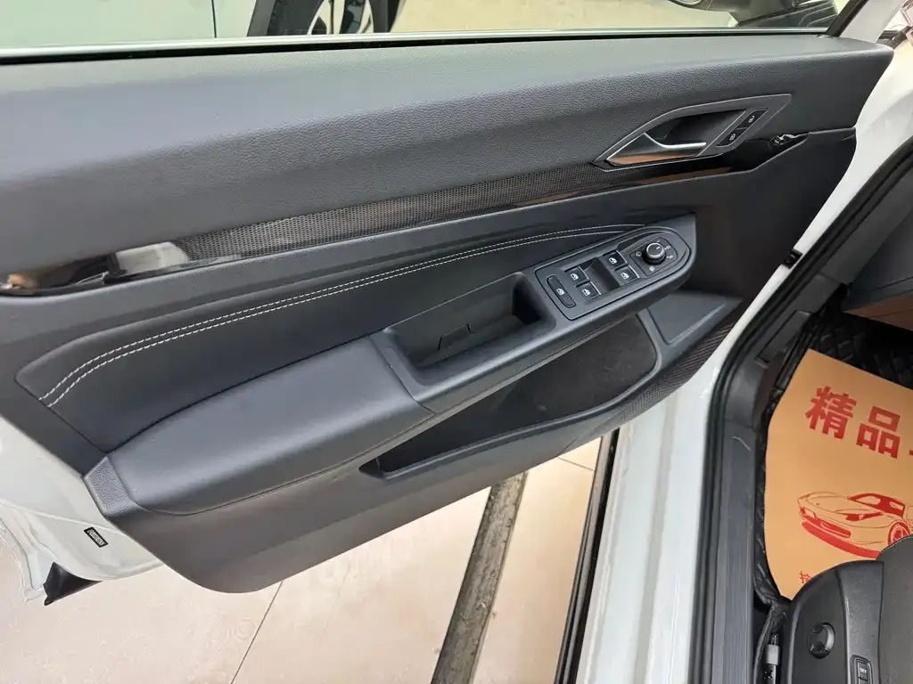 Volkswagen Golf 2022 из CN, фото 7