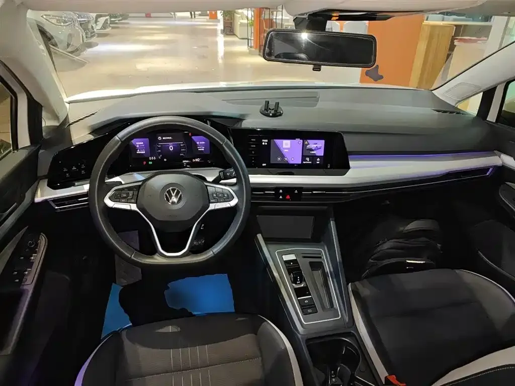 Volkswagen Golf 2024 из CN, фото 10