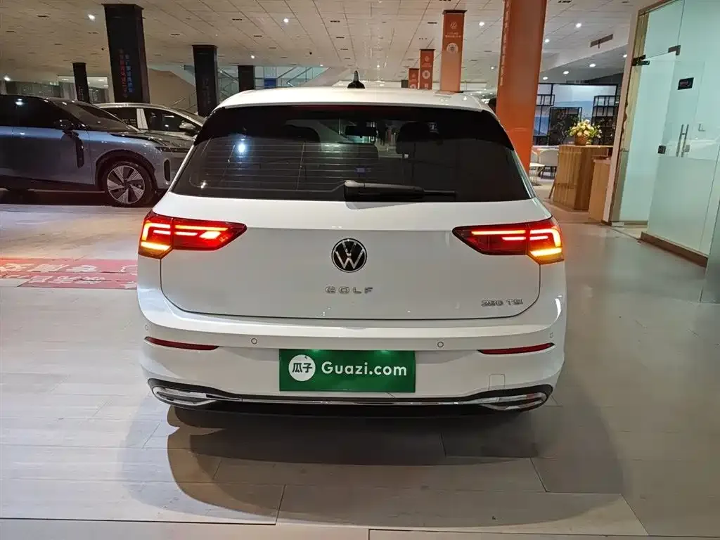 Volkswagen Golf 2024 из CN, фото 6