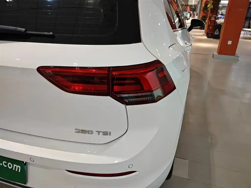 Volkswagen Golf 2024 из CN, фото 8