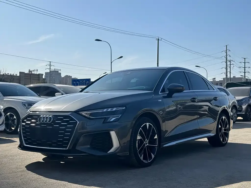 Audi A3 2023 из CN, фото 1