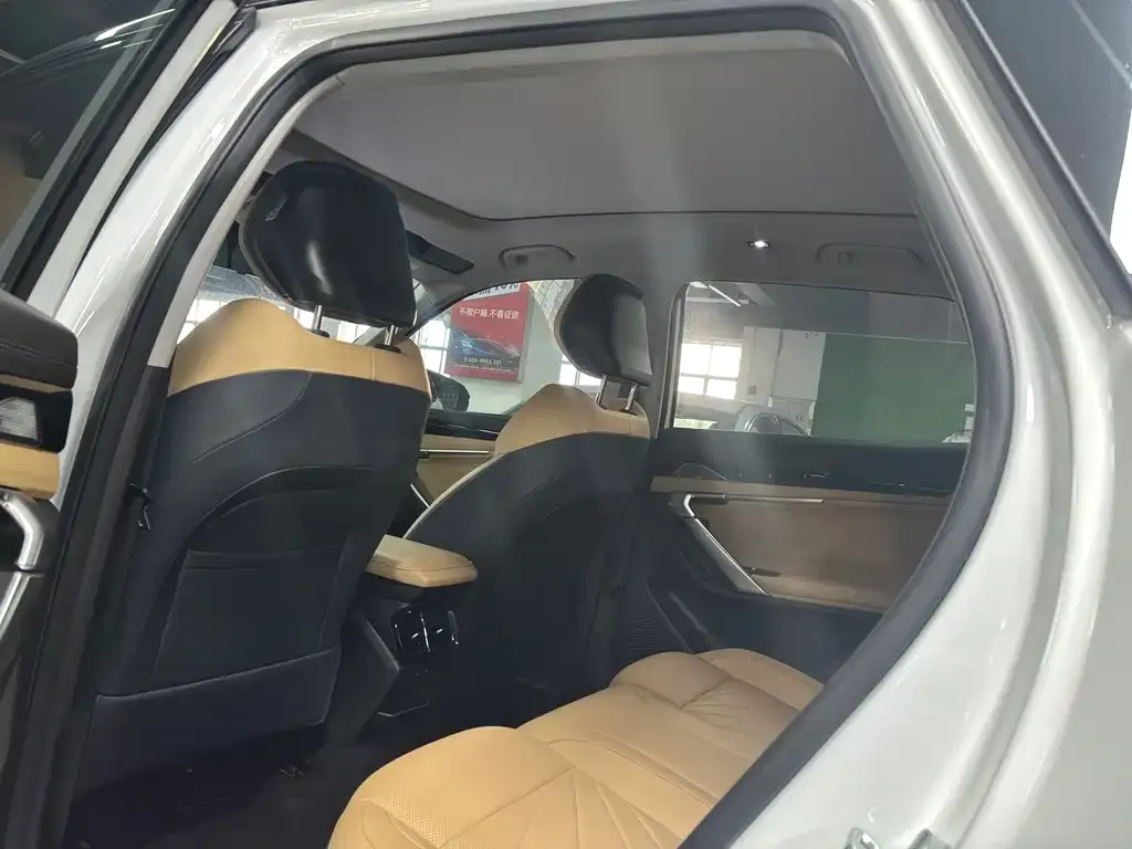 Geely Boyue L 2024 из CN, фото 2