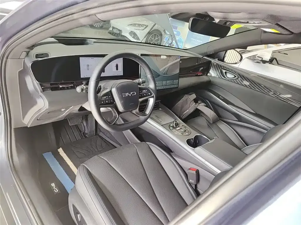 BYD Seal — фото 10