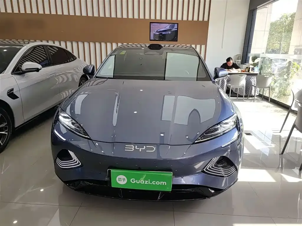 BYD Seal — фото 3