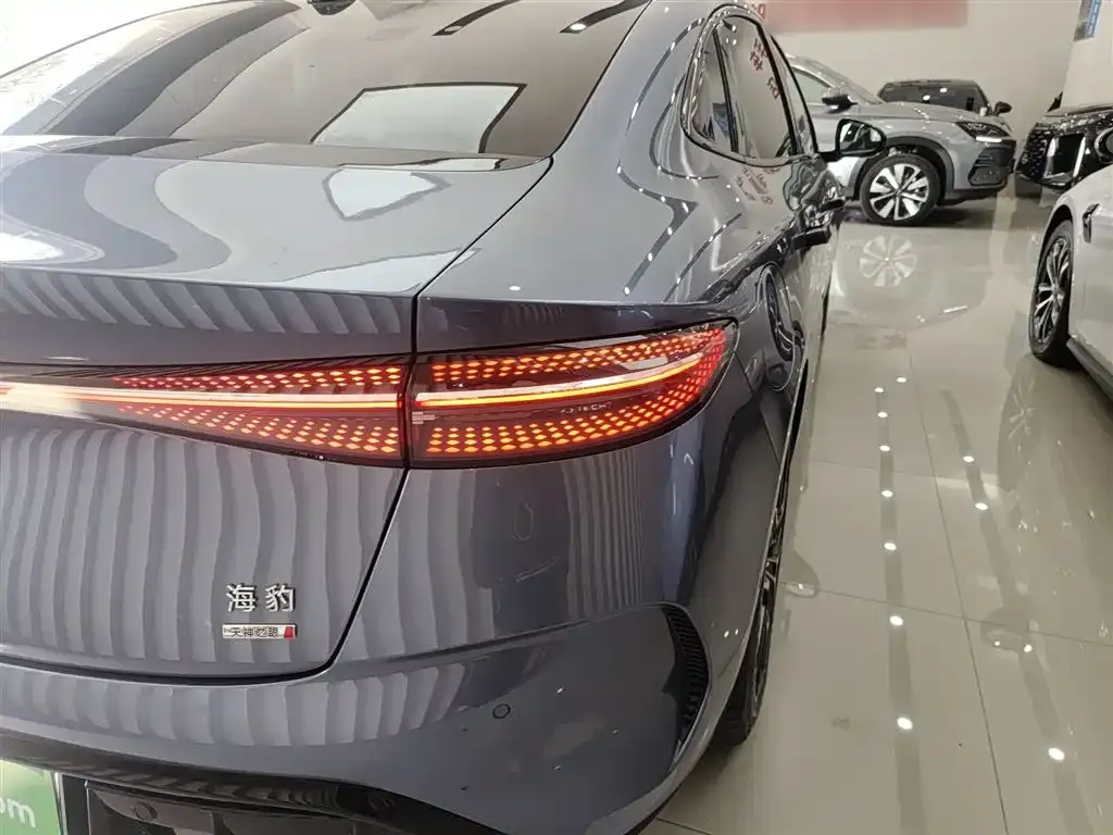 BYD Seal — фото 8