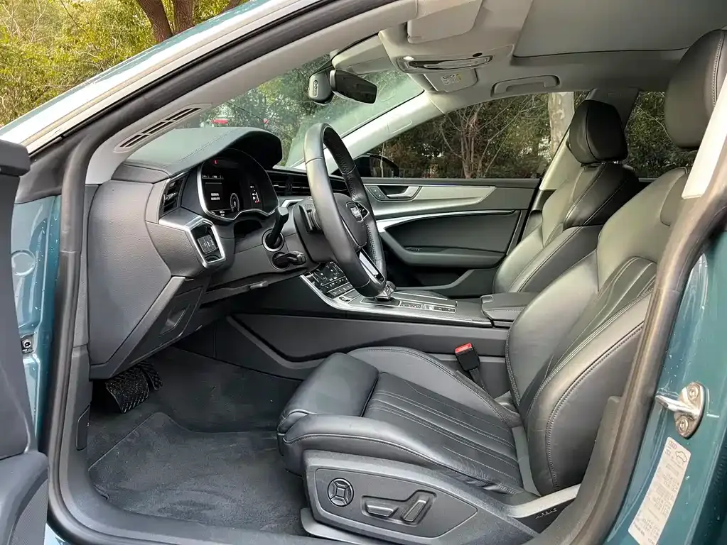 Audi A7 2021 из CN, фото 7