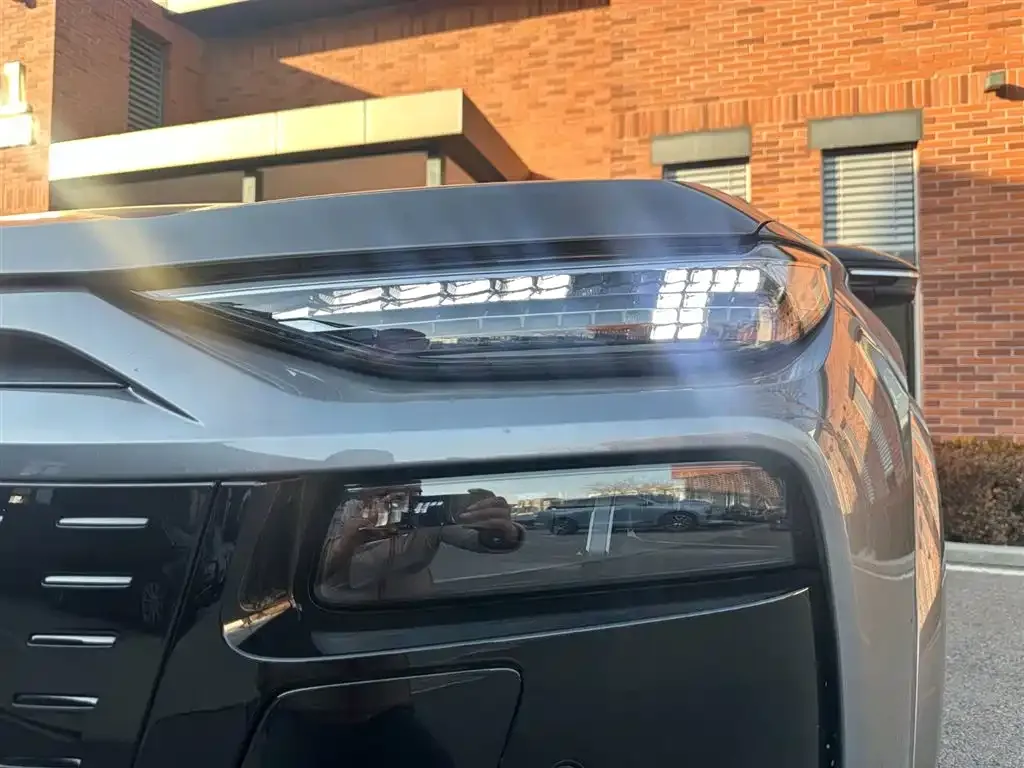 Audi Q6L Sportback e-tron 2025 из CN, фото 4