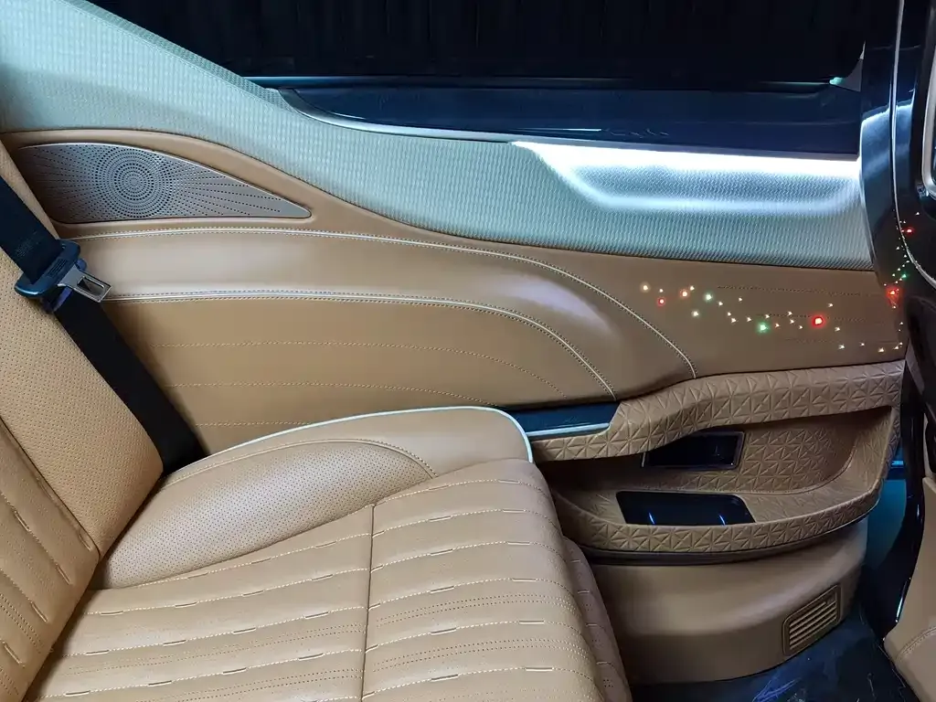 Mercedes-Benz V-Class 2026 из CN, фото 5