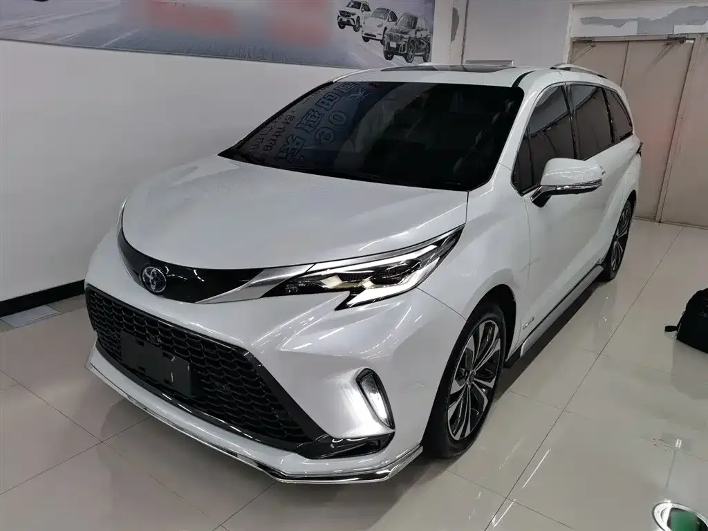 Toyota Granvia 2023 из CN, фото 1