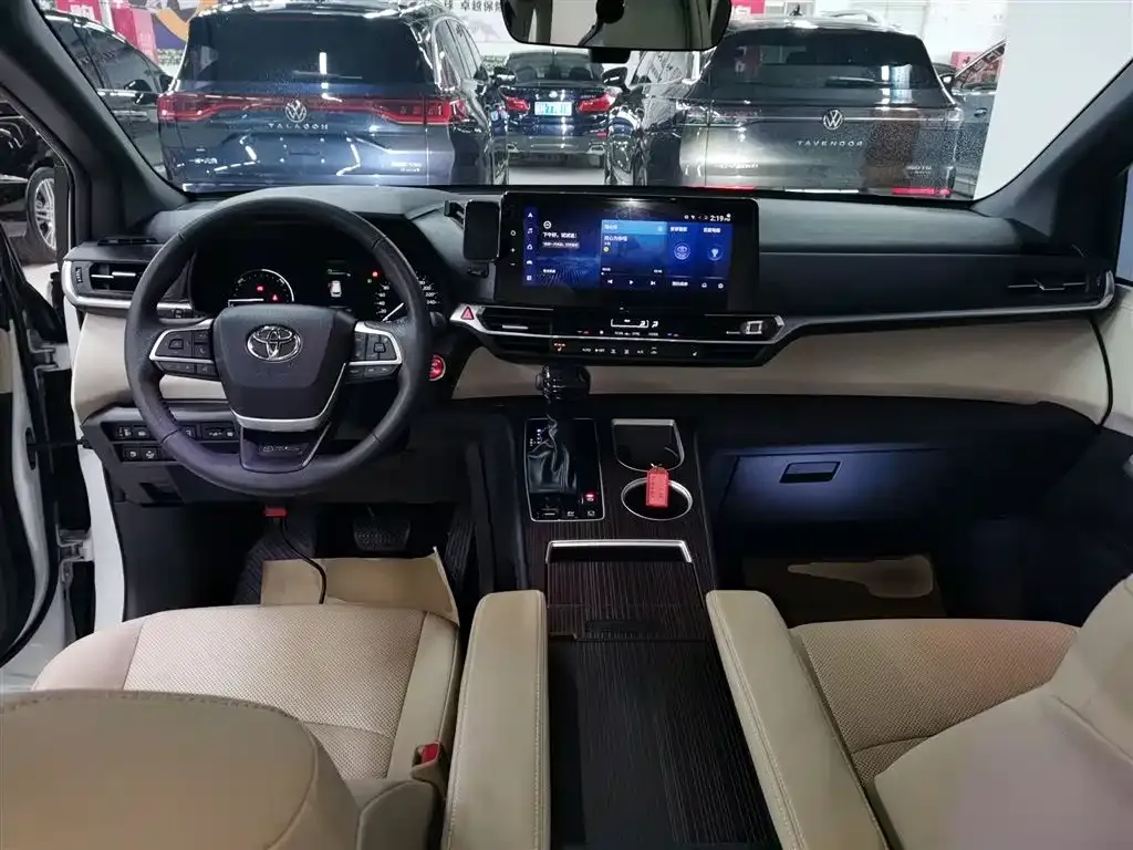 Toyota Granvia 2023 из CN, фото 5