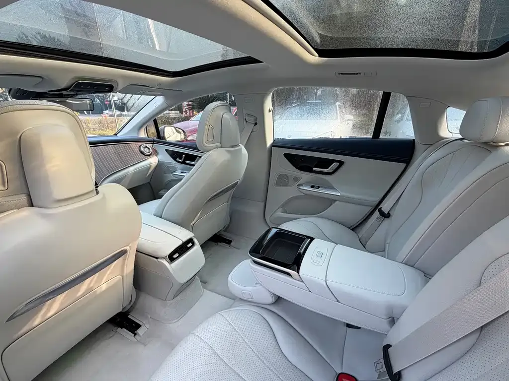 Mercedes-Benz EQE 2022 из CN, фото 8