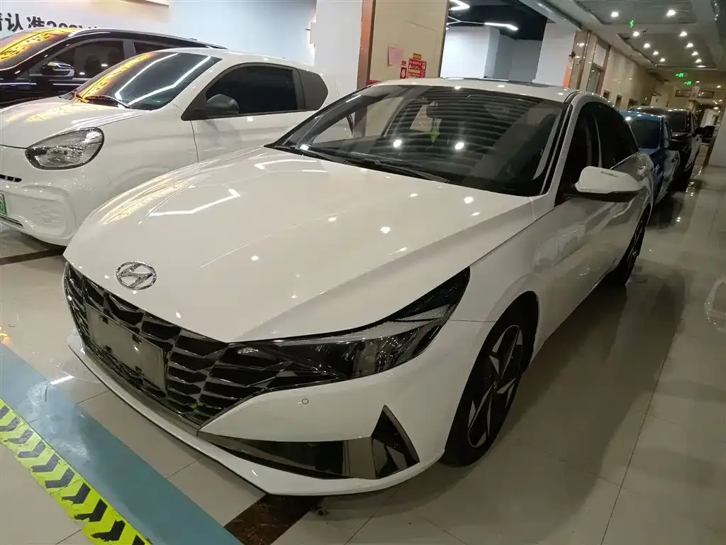 Hyundai Elantra 2022 из CN, фото 1