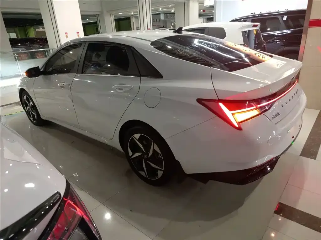 Hyundai Elantra 2022 из CN, фото 5