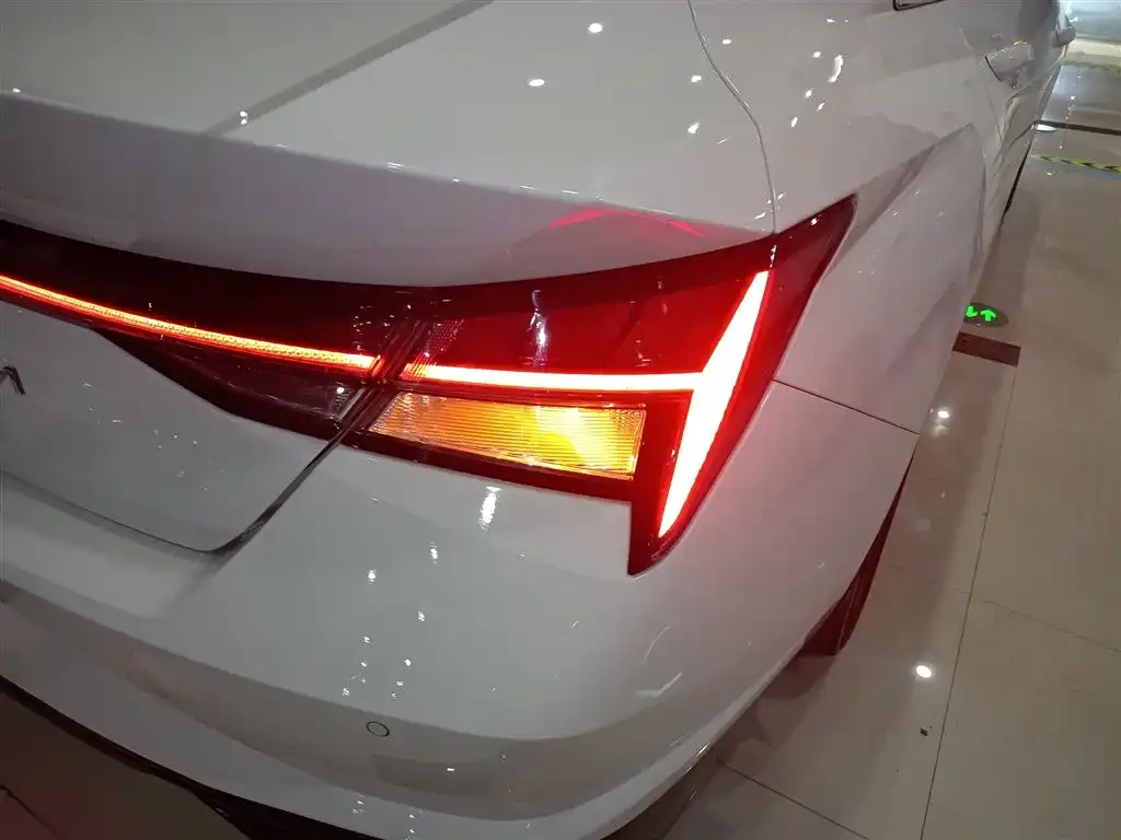 Hyundai Elantra 2022 из CN, фото 3