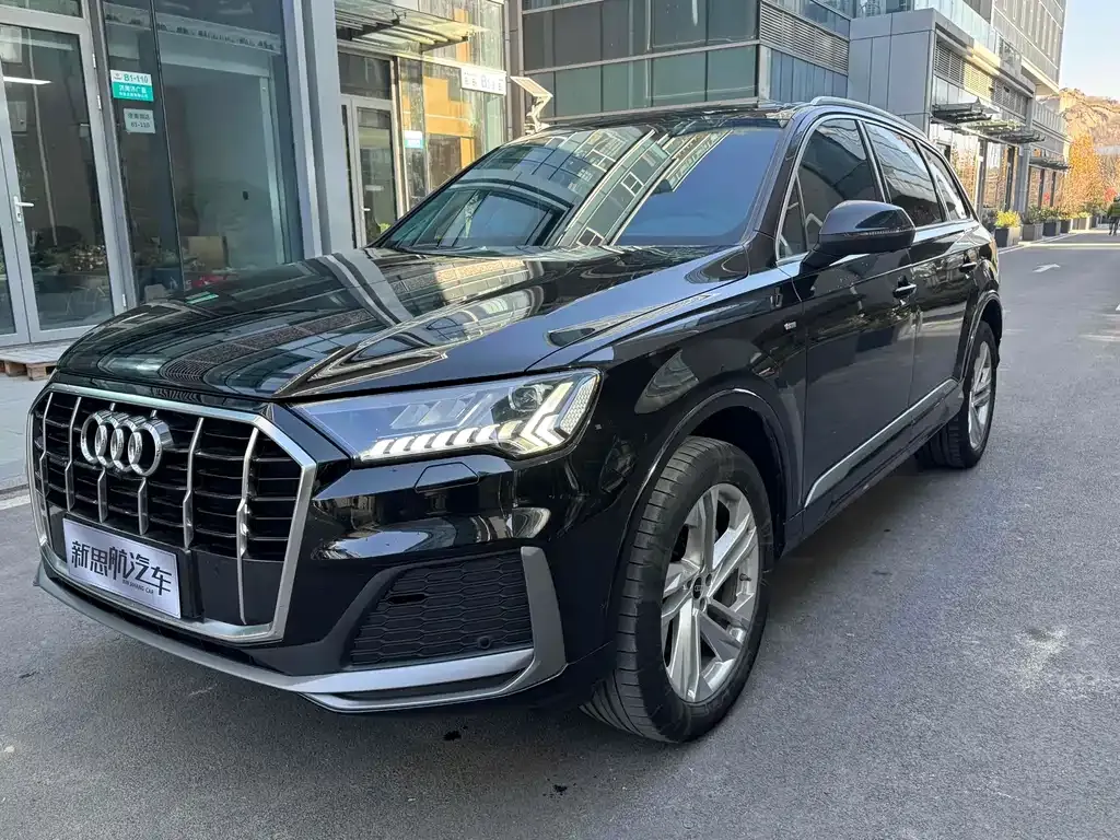 Audi Q7 2024 из CN, фото 1