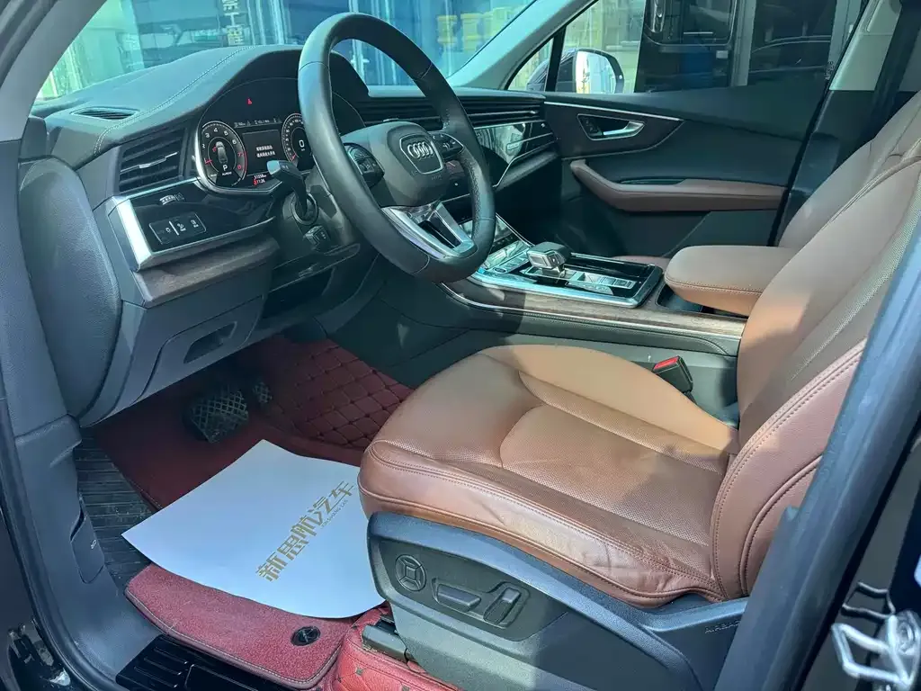 Audi Q7 2024 из CN, фото 4