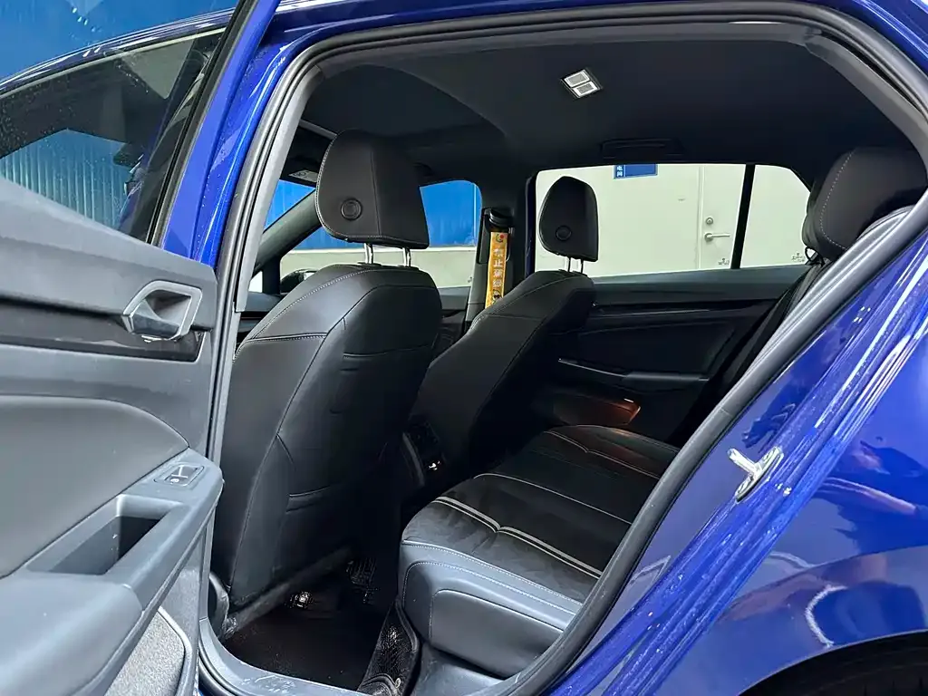 Volkswagen Golf 2021 из CN, фото 9