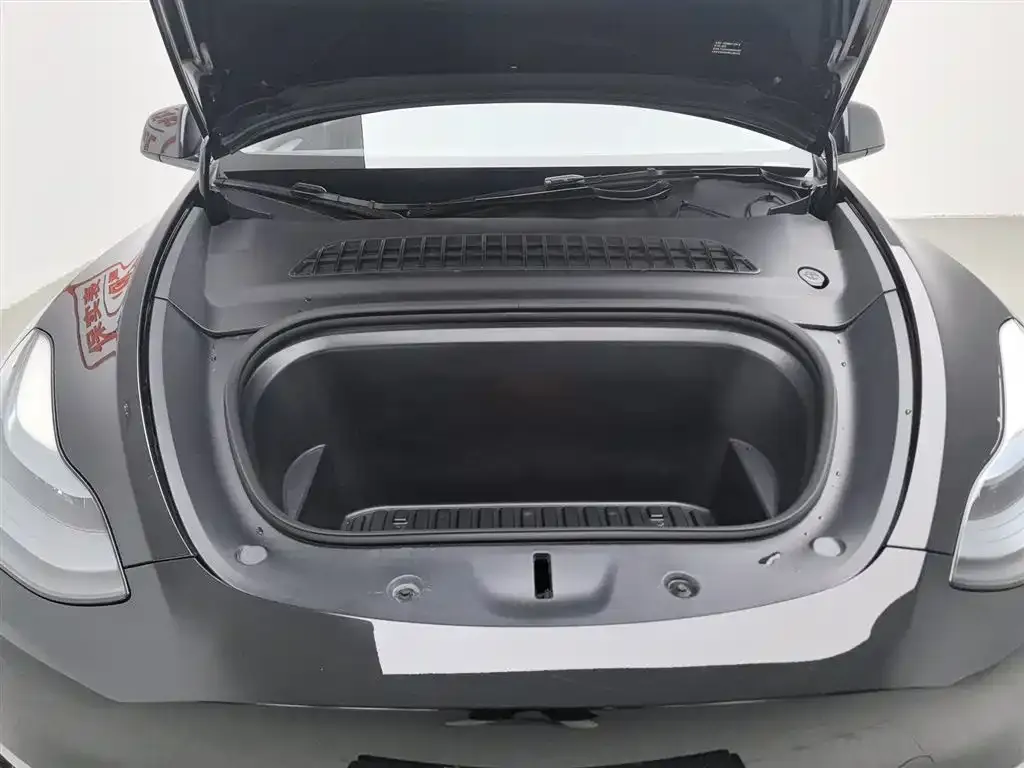Tesla Model Y 2024 из CN, фото 2