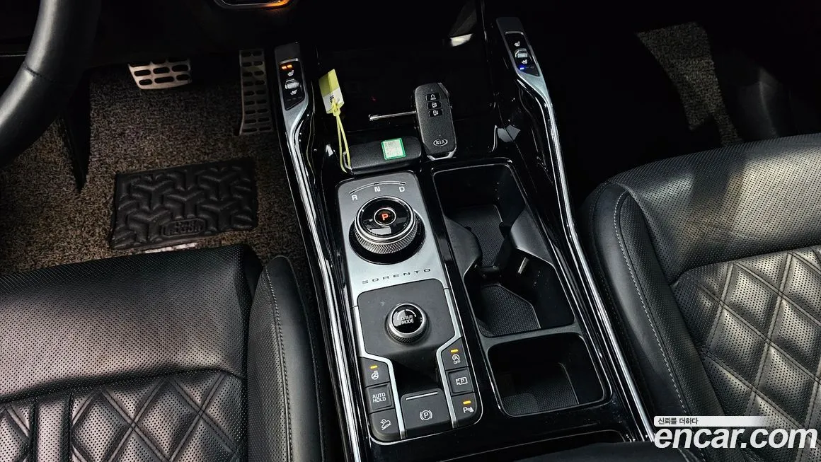 Kia Sorento — фото 9